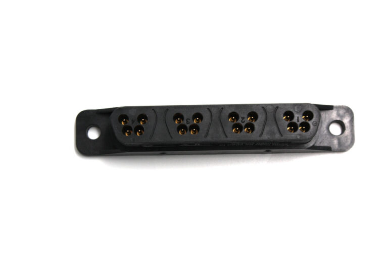 R-Net_Bus_Connector_Block_4_Port_613019_Pic_3__24386