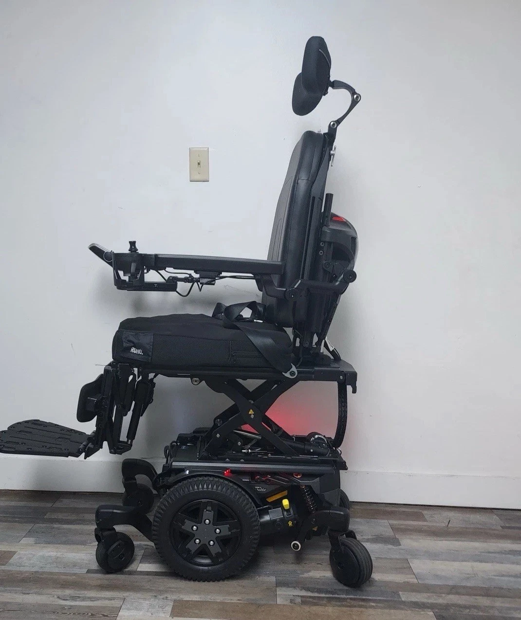 QUANTUM EDGE 3 STRETTO ILEVEL WHEELCHAIR,POWER TILT, RECLINE,LEGS,LIFT. Certified Pre-owned - Image 5