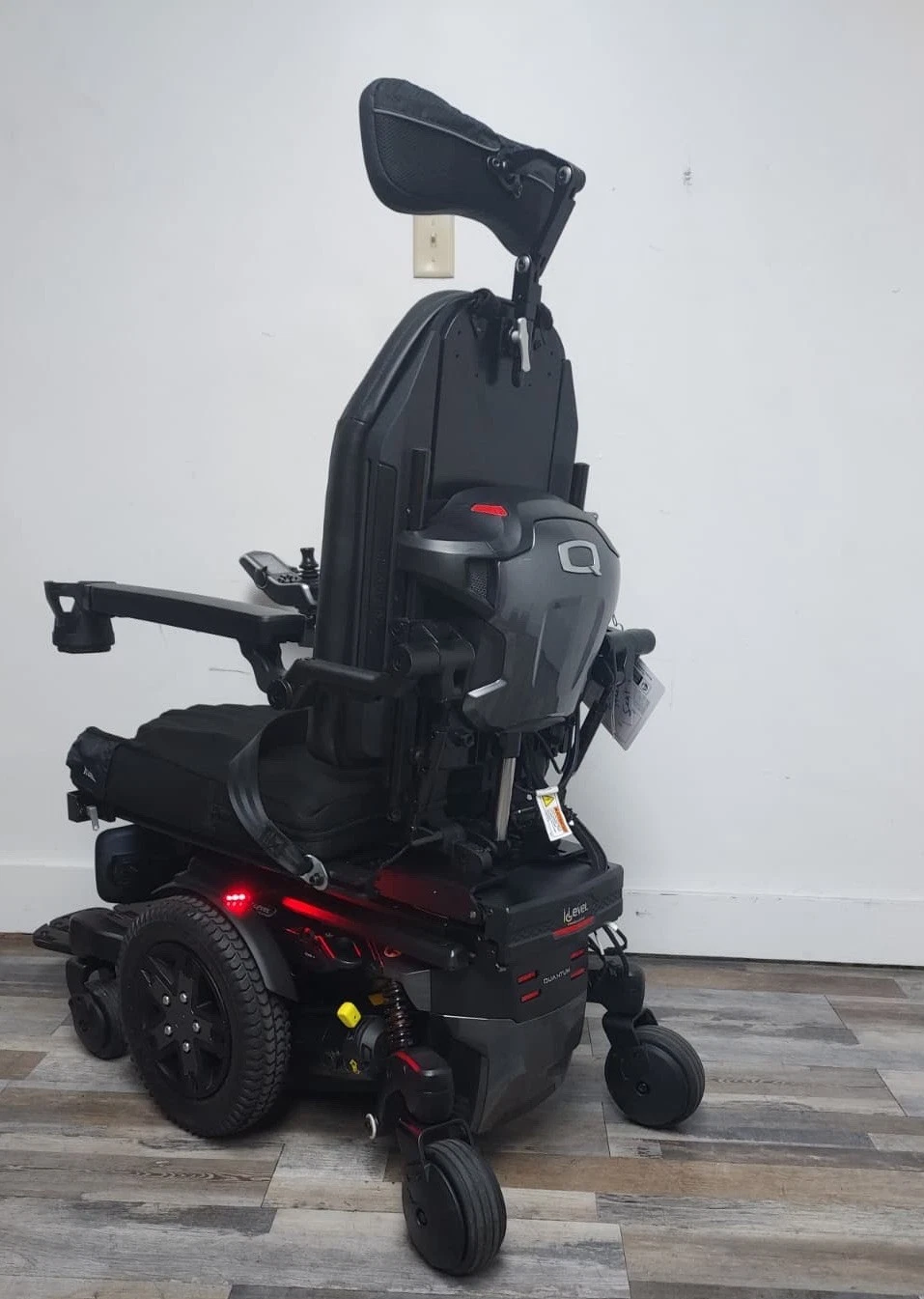 QUANTUM EDGE 3 STRETTO ILEVEL WHEELCHAIR,POWER TILT, RECLINE,LEGS,LIFT. Certified Pre-owned - Image 3